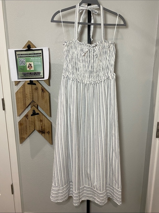 Altar'd State Dresses & Skirts - Altar'd State White and Gray Strapless Smocked Midi Dress XL cotton